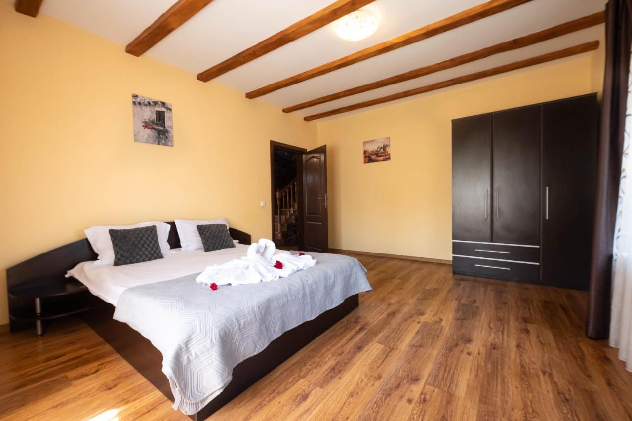 Casa De Vacanta Sadu Экстерьер фото